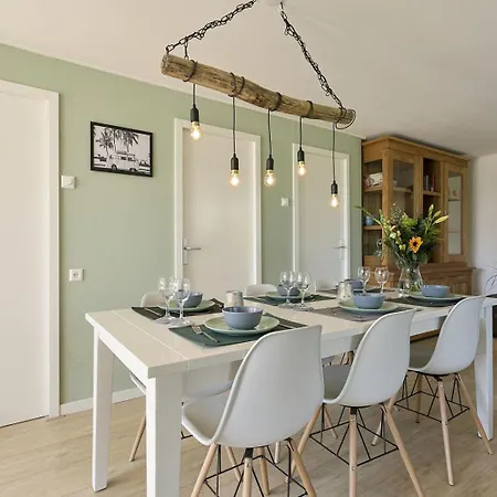 Holiday home Alexanderpark: Beachside Retreat With Garden Terrace