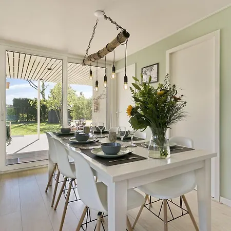 Alexanderpark: Beachside Retreat With Garden Terrace Ouddorp