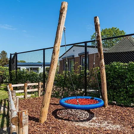 Alexanderpark: Beachside Retreat With Garden Terrace Holiday home