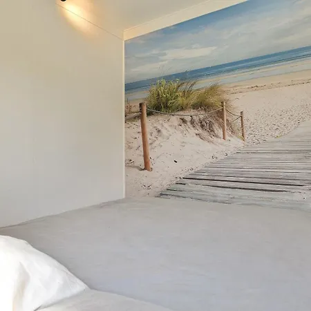 Alexanderpark: Beachside Retreat With Garden Terrace